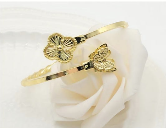 Pulsera flor y corazón ❤️